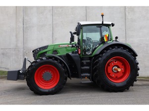 Tracteur agricole Fendt 4x4 avec cabine fermée roues rouges - Product Image 1