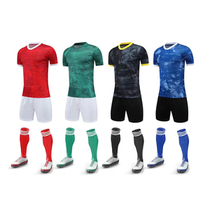Maillots de football fabriqués avec logo personnalisé nom 100% polyester séchage rapide 2023 uniformes de football garçon uniformes de football - Product Image 2