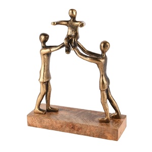 Escultura minimalista de aluminio fundido diseñada para entornos contemporáneos con proporciones equilibradas y un calma artística. - Product Image 1