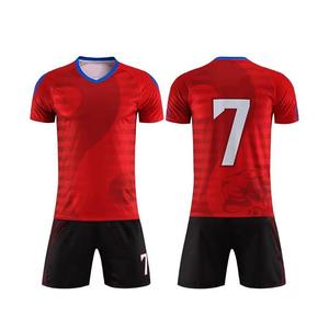 Conjunto de Uniforme de Fútbol Personalizado para Hombre, Transpirable, de Secado Rápido, Camiseta Roja, Pantalones Cortos Negros, Uniforme de Entrenamiento Ligero, Antibacteriano, para Otoño - Product Image 1