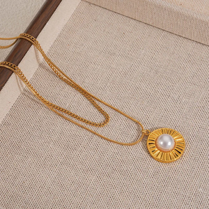 Collier pendentif fleur en perles artificielles plaqué or 18 carats en acier inoxydable 304 pour femmes, imperméable, pour tenues modernes - Product Image 5