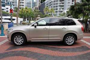 Vente en gros de SUV d'occasion 2016 Euro III XC90 AWD T6 Momentum 4 portes, conduite à gauche, sièges en cuir, caméra de recul, phares LED, toit ouvrant - Product Image 2