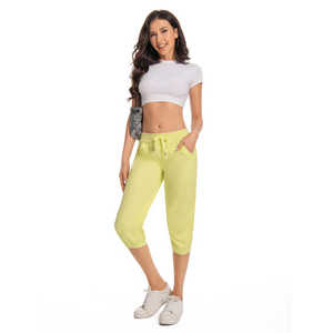 Pantalon de jogging court en polyester léger vert lime Jenna Rose, pour le sport, le fitness et le yoga, avec cordon de serrage à la taille, extensible et doux, style capri - Product Image 2