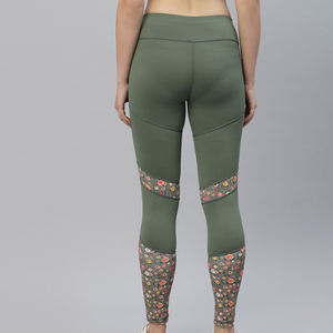 Legging taille haute pour femmes de haute qualité sur mesure Nouveau Legging cousu en tissu tricoté respirant de couleur unie Fabriqué au Pakistan - Product Image 5