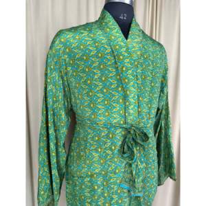 Silky Soft Men's Kimono <b>Robe</b> Long Sleeve Elegant Vintage Satin House <b>Beach</b> Wear Timeless Comfortable Lounge Sustainable Classic - Product Image 5