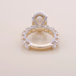 Anillo de Compromiso con Diamante Ovalado Cultivado en Laboratorio de 5.04CT con Piedras Laterales Redondas, Oro Amarillo, Blanco y Rosa de 9K, Anillo Nupcial de Lujo - Product Image 6