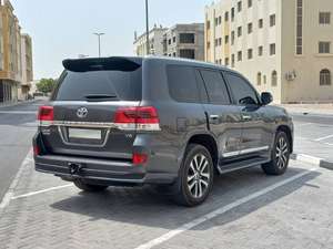 Usado, 2022, Tracción en las Cuatro Ruedas, Asientos de Cuero R18, Sedán con Control de Clima Adaptativo, Automático de 6 Velocidades, Motor V8 de 4.5L, Euro IV, Alta Calidad, Volante a la Izquierda - Product Image 5