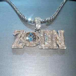 Colgante de Moissanita Personalizado con Baño de Rodio y Piedras de Imitación para Hombre, Estilo Hip Hop - Product Image 2