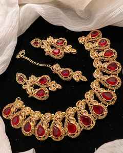 Ensembles de bijoux en acier inoxydable plaqué or 18 carats pour femmes de luxe Offre Spéciale Collier et boucles d'oreilles élégants en zircon fin - Product Image 3