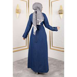 Robe en jean bleu foncé 19366 style décontracté avec détails boutonnés - Product Image 4