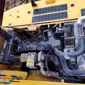 Mini-excavatrice sur chenilles Komatsu PC240-8 d'occasion, d'origine japonaise, en bon état, 15 tonnes, fonctionnant avec un moteur et une pompe - Product Image 3