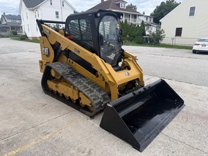 Fournisseur en gros de la chargeuse compacte sur chenilles CAT 299D3, modèle très demandé, avec système hydraulique supplémentaire et godet de chargement frontal - Product Image 1