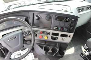 Camión semirremolque Cascadia 126 Sleeper de alto rendimiento 2018 - Techo elevado, Detroit 455HP, 12 velocidades, con garantía - Product Image 2