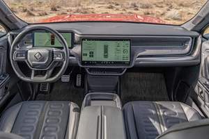 Offre Super Promotionnelle 2023 Riviian R1T Adventure Edition Quad-Motor AWD, Batterie Grande Capacité, Rouge Canyon - Product Image 5