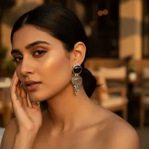 ต่างหูห้อยประดับมุกและเพชร เงินแท้ 925 ชุบทอง สำหรับผู้หญิง เหมาะสำหรับงานแต่งงานและงานปาร์ตี้ - Product Image 1