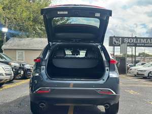 CleAN 2023 To-yo-ta Ve_n_za XLE AWD - Product Image 4