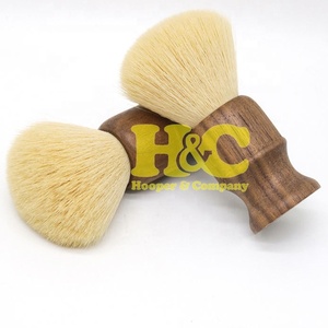 Brosse à barbe Hooper and Company HAC-SB-09005 neuve avec manche en bois, poils de blaireau de qualité supérieure, pour salon, voyage, nettoyage du visage et de la barbe - Product Image 3