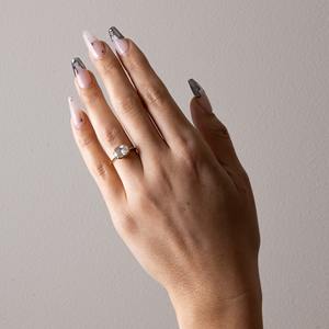 Bague Moissanite de 2 carats plaquée or 10 carats de qualité supérieure coupe ronde VVS2 luxe unisexe en vente en gros - Product Image 2