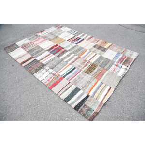 พรมปูพื้นลายต่อผ้าสไตล์ตุรกี ขนาด 5.5x7.5 ฟุต สีขาวลายตาราง วินเทจ ทำจากขนสัตว์ - Product Image 3