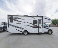 Camping-car de luxe Jayco REDHAWK 26M d'occasion 2023 prêt à être expédié - Livraison mondiale