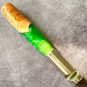 Abrebotellas de madera y resina Logotipo de grabado ecológico Mango de resina y utensilios de cocina artesanales de madera usados - Product Image 5