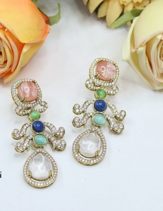 Pendientes largos de diseñador de pulido dorado de calidad superior, ropa tradicional para fiestas, bodas, colección de ropa para mujeres y niñas - Product Image 2