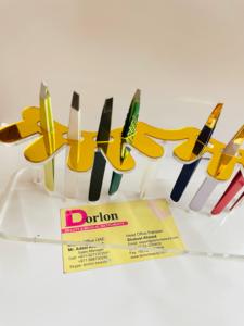 Meilleures ventes : Support de présentation en acrylique pour 8 pinces à épiler, support de rangement durable et de haute qualité pour pinces à épiler avec logo personnalisé - Product Image 5