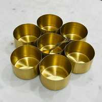 Boîtes à épices en laiton doré, article cadeau, Masala Dabba à 9 compartiments, couvercle martelé détachable, moderne, qualité alimentaire, empilable, silicone