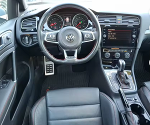Voiture d'occasion 2024 Golf GTI 2.0T SE 4 portes Traction avant Automatique Sièges en cuir Toit ouvrant panoramique Voiture de sport Conduite à gauche - Product Image 3