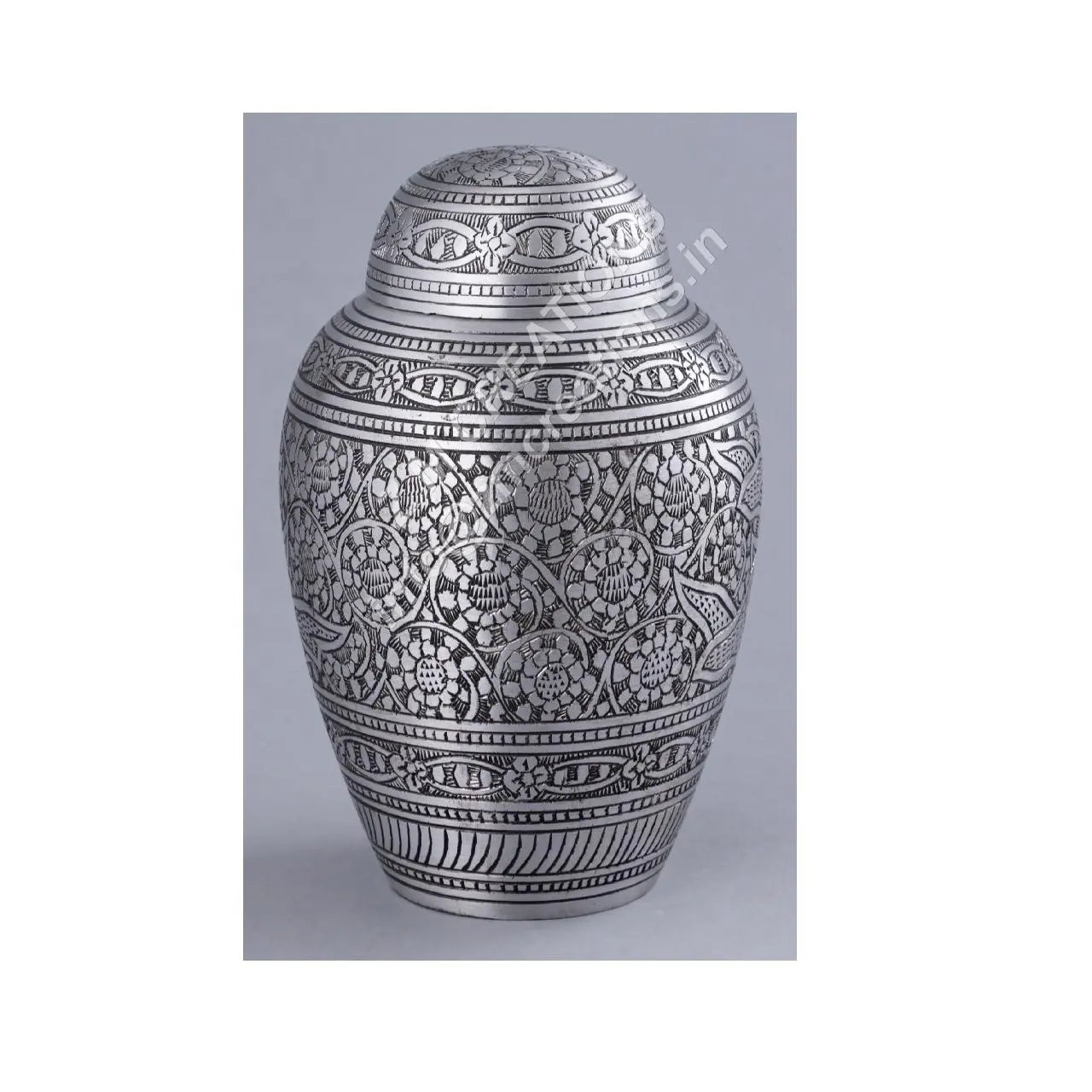 Urnes de crémation vente chaude conception antique personnalisé en gros urne en métal fournitures funéraires pour les cendres humaines la plupart des urnes en laiton massif
