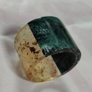 ชุดอุปกรณ์ตกแต่งโต๊ะรูปวงแหวนผ้าเช็ดปากเรซิ่นทันสมัย เป็นมิตรกับสิ่งแวดล้อม ด้วยเทคนิคการแกะสลัก สีธรรมชาติ รุ่นแฟชั่น เหมาะสำหรับเป็นของขวัญ - Product Image 1