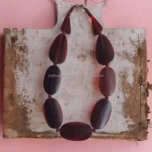 Collier d'ange fait à la main de haute qualité pour femmes Design gravé personnalisé nouveau modèle de bijoux en résine acrylique de perle en bois - Product Image 1