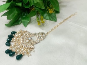 Conjunto de Collar Gargantilla Étnico de Aleación Chapado en Oro con Piedras de Esmalte Verde y Detalles de Perlas, Pendientes a Juego para Regalo de Aniversario - Product Image 4