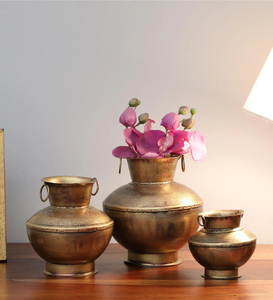 Jarrones de metal de estilo de lujo, jarrones de flores de metal de hierro de fábrica directa, flor de metal antiguo de hierro martillado personalizada - Product Image 3