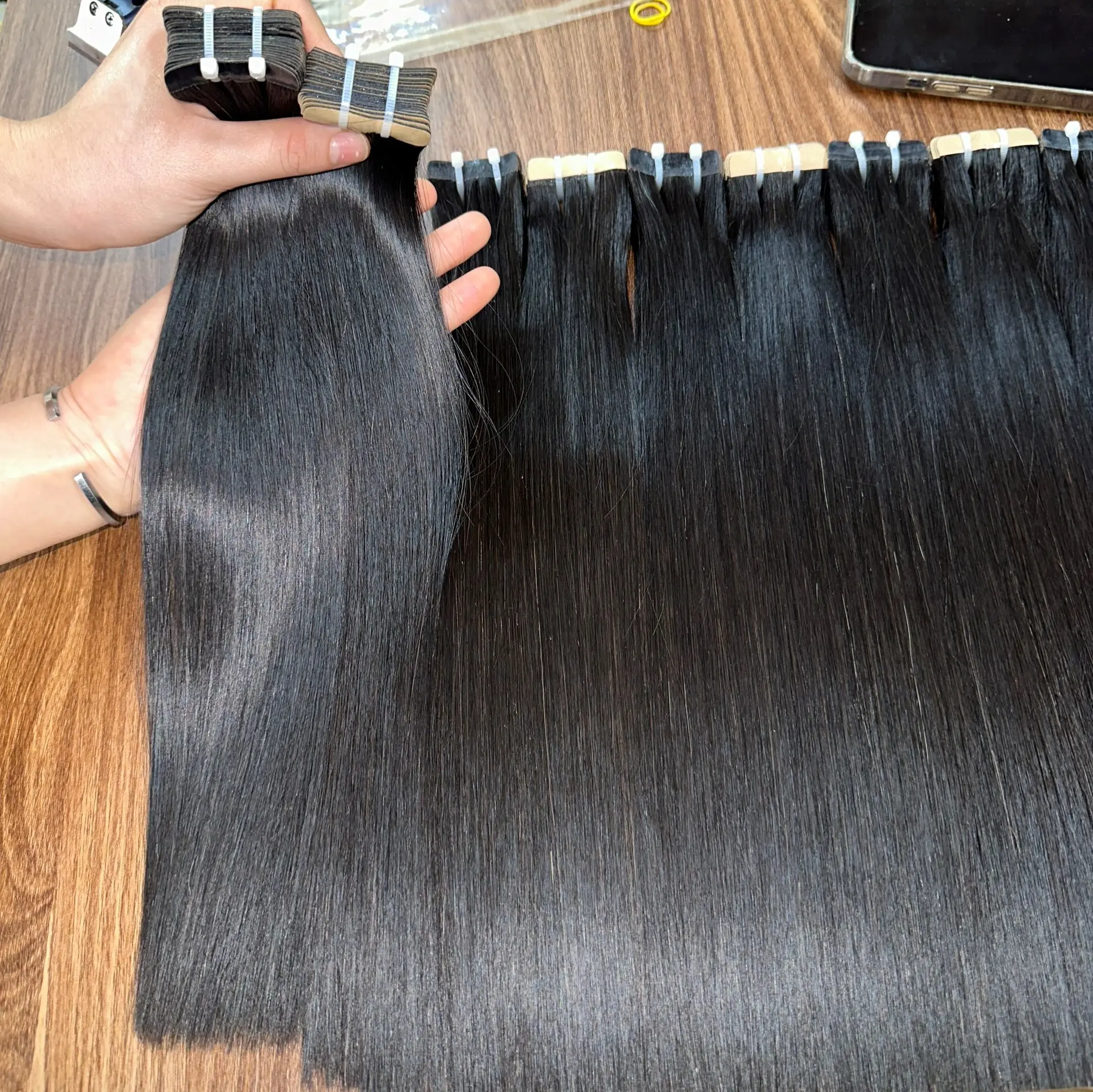 Venta al por mayor de productos para el cabello cinta Ins extensiones de cabello humano dibujado doble pelo crudo vietnamita sedoso suave