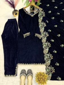 Elegante Conjunto de Fiesta de Terciopelo de Viscosa con Top de Diseñador, Dupatta y Pantalón Completamente Cosido con Hermoso Bordado de Lentejuelas - Product Image 5