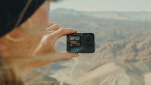 กล้องแอคชั่น GoPro HERO 11 Black Mini รุ่นดั้งเดิม ความละเอียด 5.3K60 พร้อมระบบ HyperSmooth 5.0  ขาตั้งคู่แบบนิ้วมือ น้ำหนักเบาเพียง 133 กรัม กล้องกีฬากันน้ำ - Product Image 6