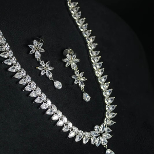 Top fournisseur argent AD CZ collier pierre principale en laiton matériel élégant Design traditionnel mariées mariages produit en vrac - Product Image 1