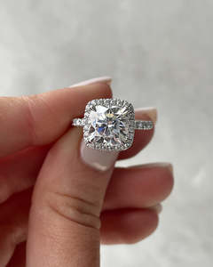 Diseño minimalista Cojín Corte Laboratorio Crecido Diamante Lujo Solitario Anillos DE BODA Puro 18K Oro amarillo Anillos de compromiso de boda - Product Image 2