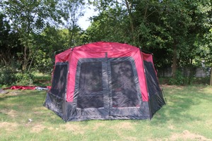 Tente personnalisée de style dôme automatique pour l'hiver, le camping en plein air, installation à ouverture facile avec tissu en polyester, tente Igloo parfaite - Product Image 3