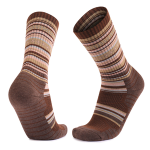 Calcetines de Equipo de moda Unisex lindo bordado personalizado Logotipo de dibujos animados antibacteriano transpirable Casual verano tejido hombres mujeres deportes - Product Image 1