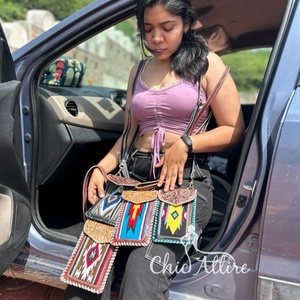 Nouveau Western usiné Jacquard cuir téléphone bandoulière fronde sacs à main Vintage Multi aztèque tissu Unique matelassé petit bracelet sacs à main - Product Image 1