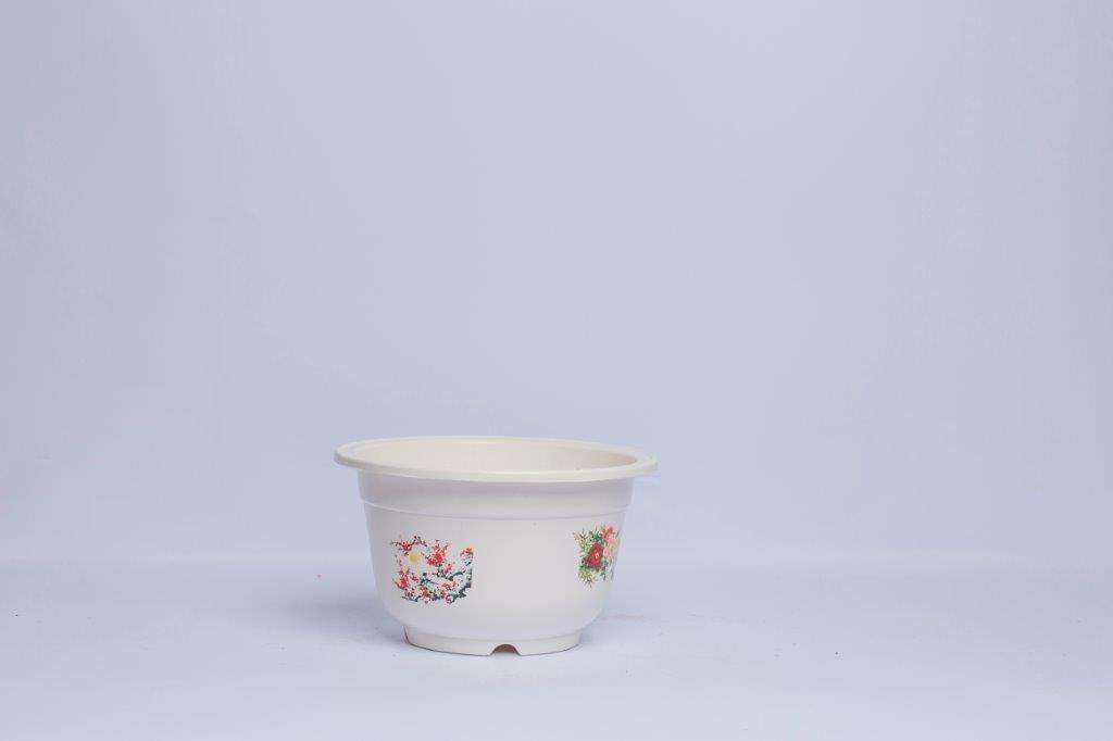 กระถางต้นไม้สำหรับฤดูกาลก่อน