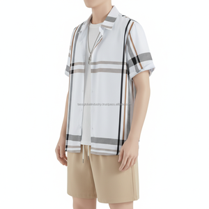 ชุดเสื้อเชิ้ตลายสก็อตผู้ชายแบบ OEM สั่งทำพิเศษ - เสื้อแขนสั้นลายตารางสีขาวและกางเกงขาสั้นสีเบจ ชุด 2 ชิ้น - Product Image 3