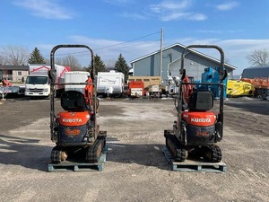 Mini excavatrice Kubota K008 3 Pelle hydraulique sur chenilles compacte haute performance pour la construction et l'agriculture - Product Image 4