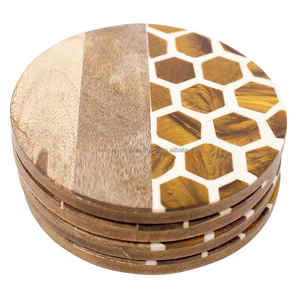 ที่รองแก้วงานทำมือร่วมสมัยจากอินเดียไม้มะม่วงที่ทันสมัยและอิพ็อกซี่เรซิ่นทองเหลือง - Product Image 4