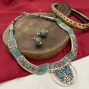 Collier de perles de style tribal de luxe fabriqués à la main et ensemble de boucles d'oreilles ensemble de collier avec boucles d'oreilles pour cadeau de fête pour les femmes - Product Image 5