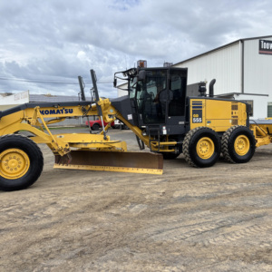 Ayarlanabilir bıçak yüksek çekiş ve üstün yol çalışma yetenekleri ile güçlü greyder komatsu yol makinesi - Product Image 1