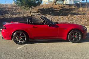 FIAT 124 SPIDER ABARTH 2017 d'occasion, conduite à gauche/droite - Product Image 2