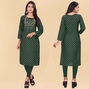 Alta demanda Diseñador Rayon Foil Print con Sequence Work Kurti con pantalón de fabricante indio a precio mayorista - Product Image 2